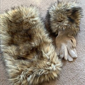 Faux fur collar and matching gloves